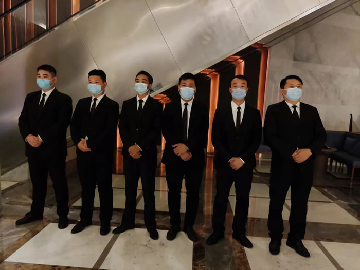 一女子因感情纠纷被丢下楼致死，半夜呼救无人回应